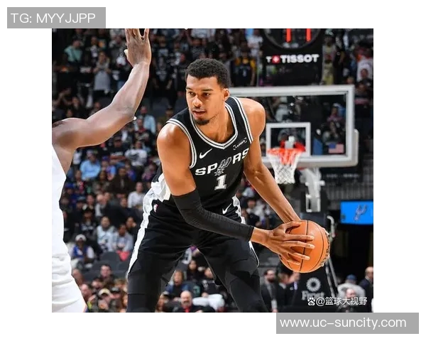 文班在比赛中惊艳扣篮创纪录高度达34米滑翔距离22米引发热议